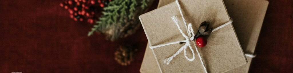 banner articolo regali di natale last minute immagine con pacchi di natale