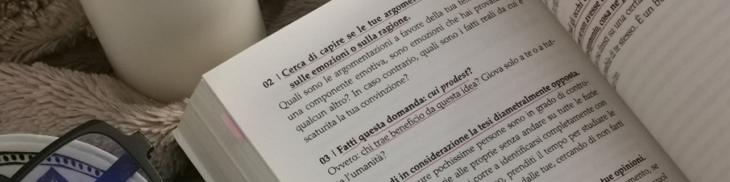 banner articolo risparmiare sui libri: immagine libro aperto