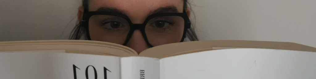banner articolo come leggere di più: ragazza che legge